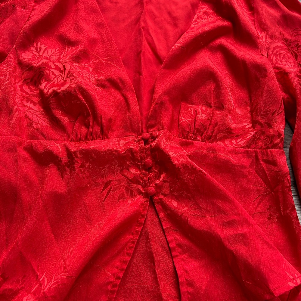 Red blouse - Picture 4 of 6
